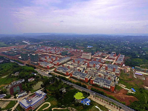 同时,位于翠屏区宋家镇的四川长江工业园,智能终端,节能环保等新兴
