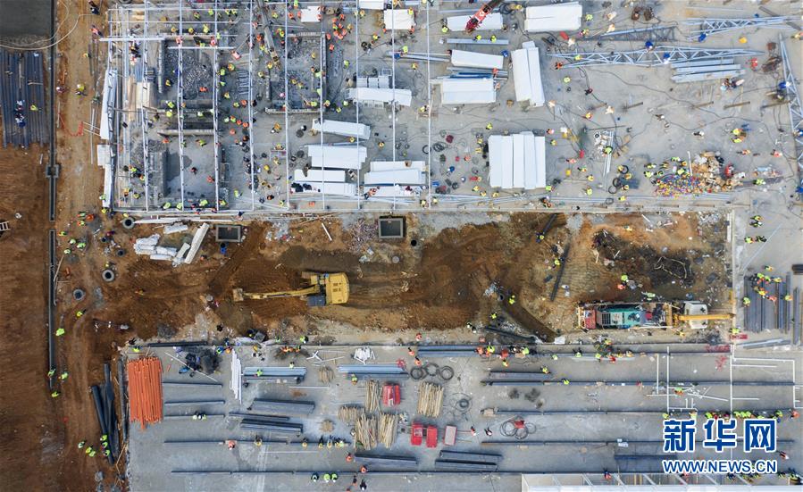 新华网：武汉火神山医院建设快速推进