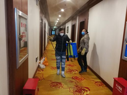 温泉酒店里的温馨｜23位湖北游客在哈尔滨隔离的八昼夜