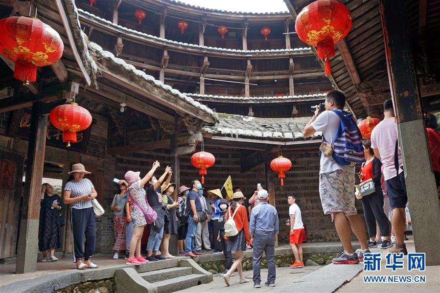 旧土楼变身“金饭碗”：旅游业发展奏响福建山区致富