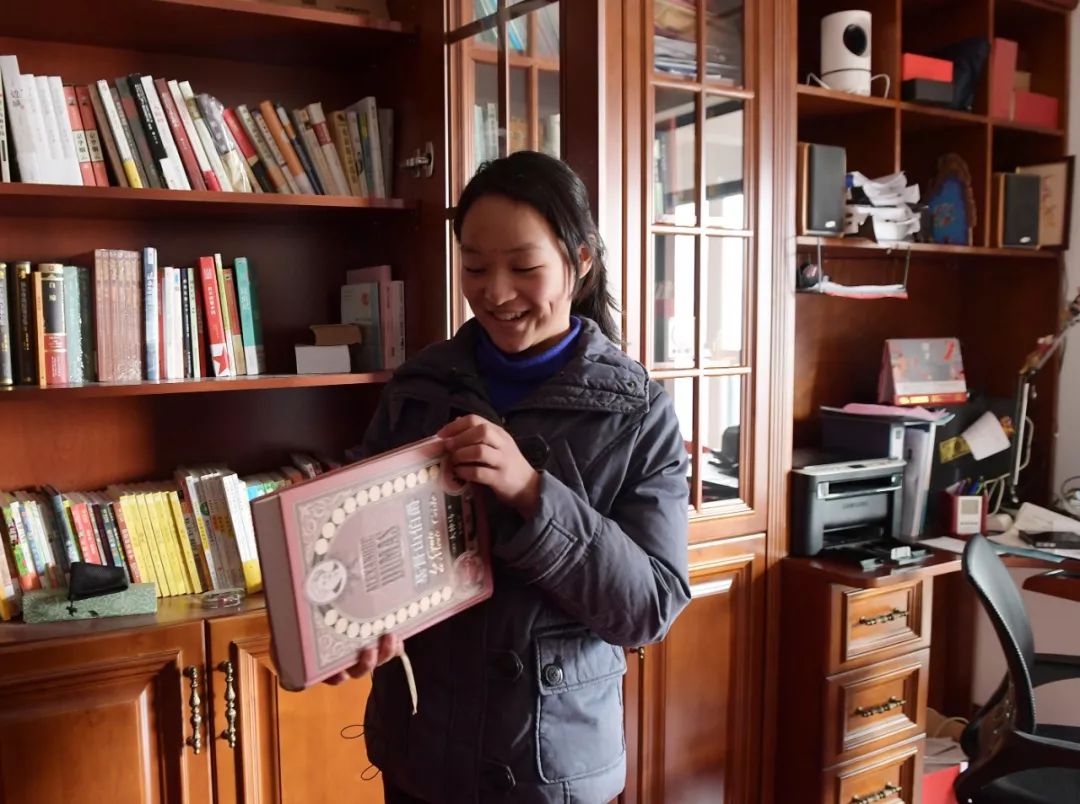 #新华网#14岁女孩写给医生父亲的一封家书：“没有一个冬天不可逾