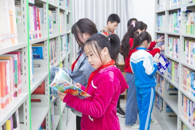 西安航空基地举办“我的书屋·我的梦”城乡小学生共读一本书阅读会