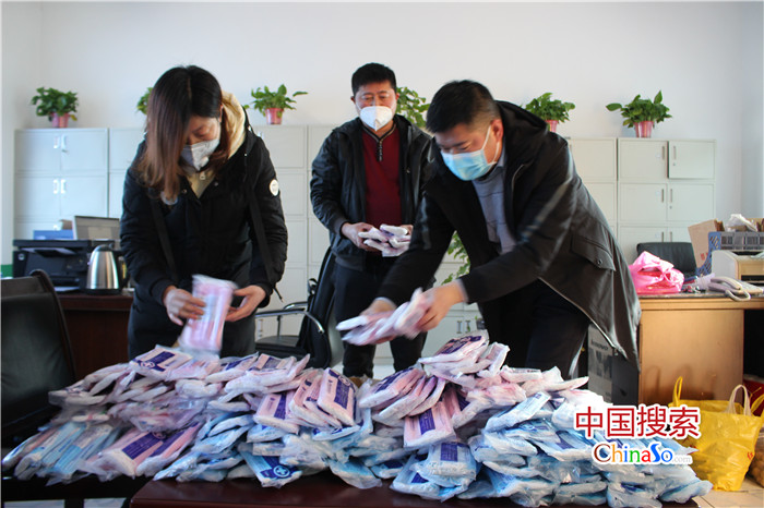 【专题1200 滚动】河南鲁山：两热心居民捐赠口罩5300只 助力疫情防控