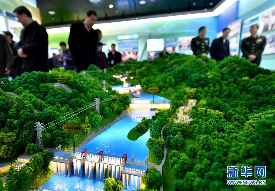 广西壮族自治区成立60周年大型成就展开幕