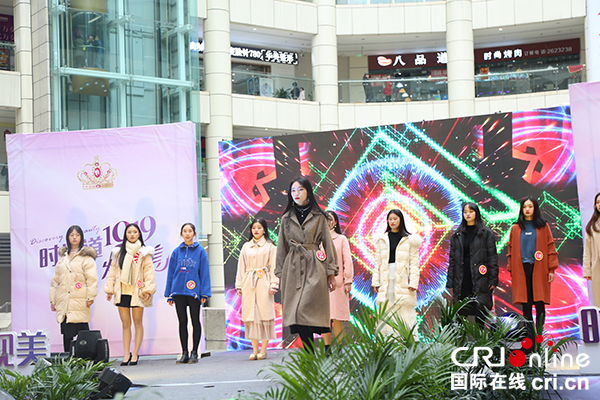 图片默认标题_fororder_海选现场-（摄影-沈仁平）