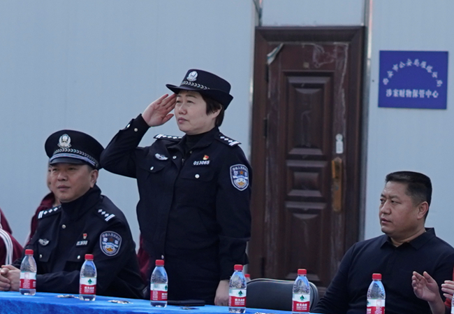 公安局雁塔分局巡特警大队举办“提升公安队伍满意度，公正执法主题开放日”活动