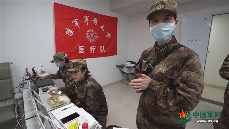 【解放军报】穿脱防护服有多严？这个医院“天眼”告诉你