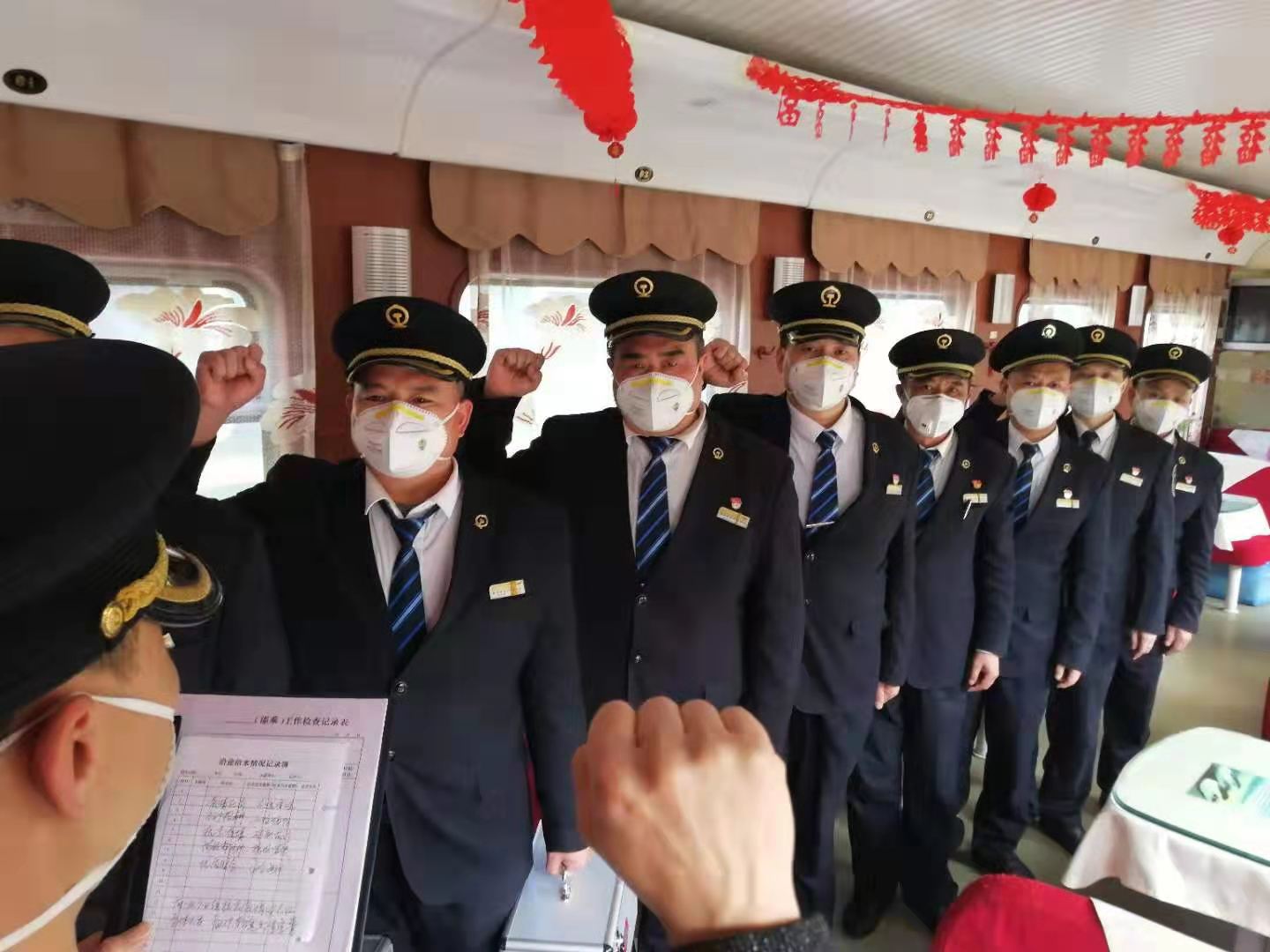 【大河网】【新春走基层·河南】“铁路逆行者”：疫情面前，