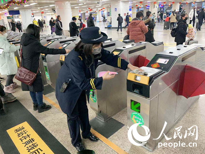 人民网■【各地在行动④】测体温、禁聚餐、控物价，确保360度防