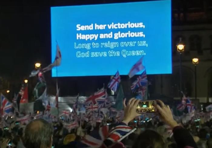 「中新网」脱欧之夜：再见终于说出口 英国在笑泪中走上未知路