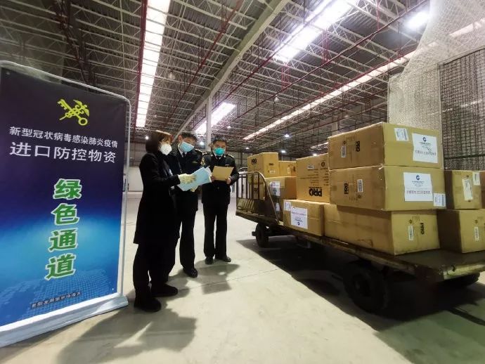 #国际在线#为了把进口防疫物资早一分钟送到一线