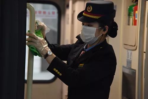 #国际在线#护送你的返程，他们准备好了