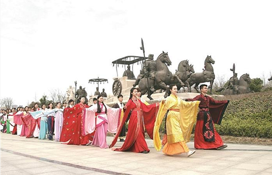 （b 文娱列表 三吴大地徐州 移动版）首届汉文化论坛在徐州开幕