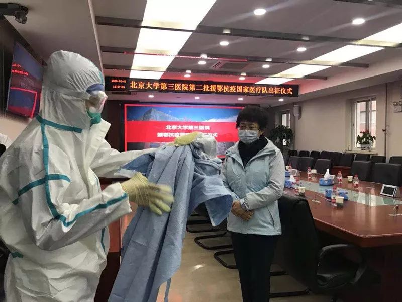 国际在线■【你有多美】援鄂国家医疗队：重症专家团出征武汉