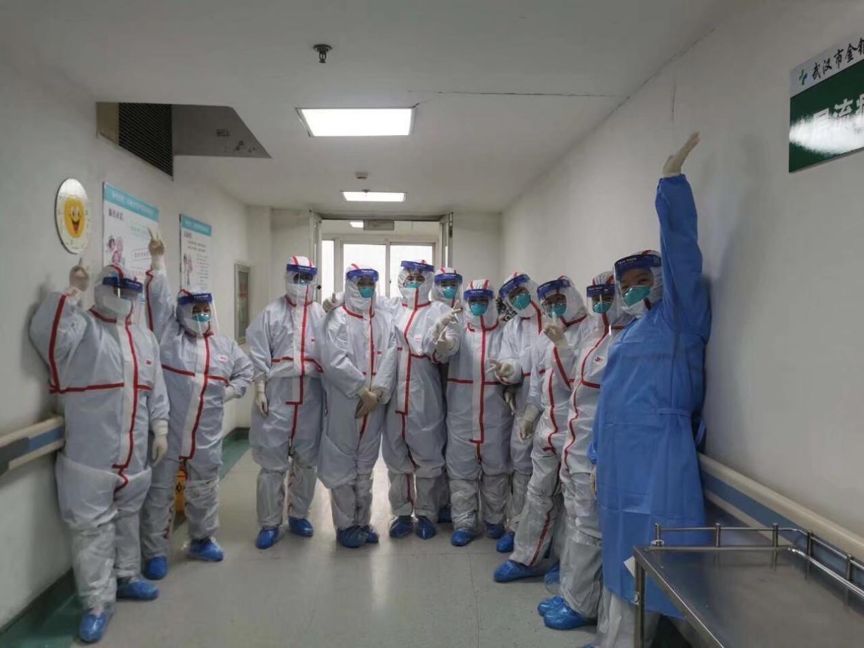 [新华社]战“红区”！看看重症隔离区的医护人员们都在干什么？