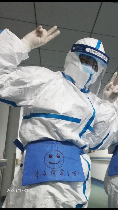 [新华社]战“红区”！看看重症隔离区的医护人员们都在干什么？