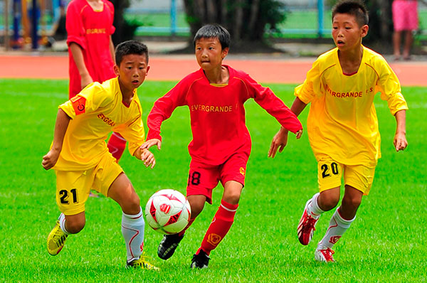 完善中国足球青训培养体系 恒大重金打造马德里足球冠军赛