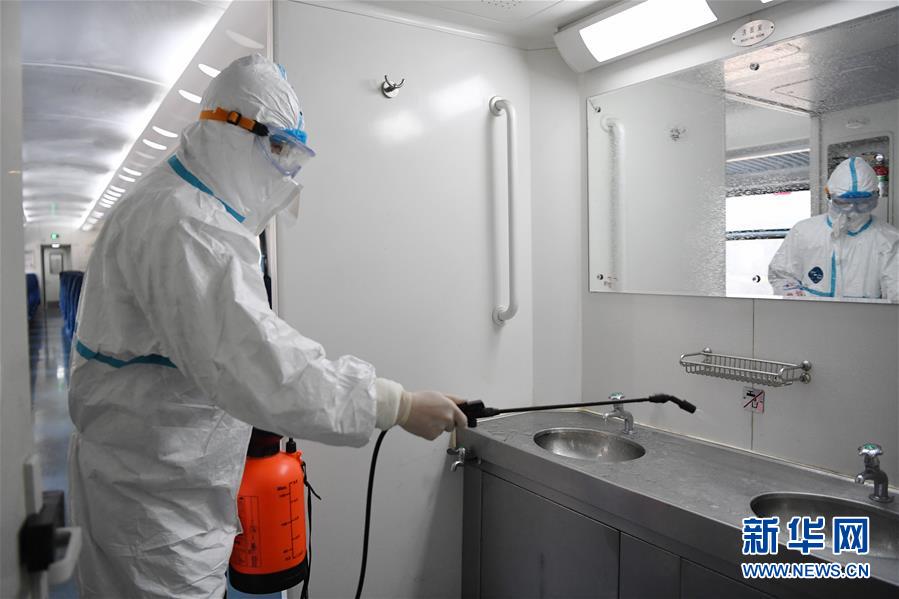 [新华网]严格消毒助旅客安全出行