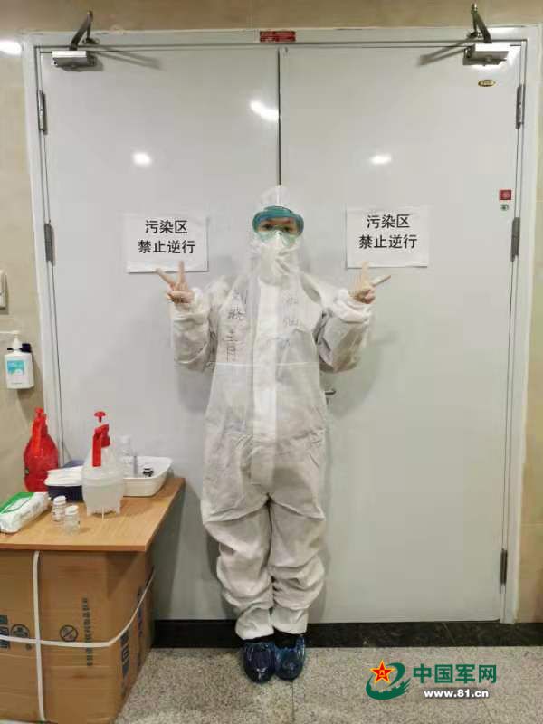 「解放军报」战“疫”日志｜女儿写给抗疫女军医的信：妈妈，我多