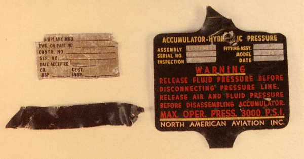 文物中的抗美援朝丨志愿军缴获的美军“王牌飞行员”的手枪等