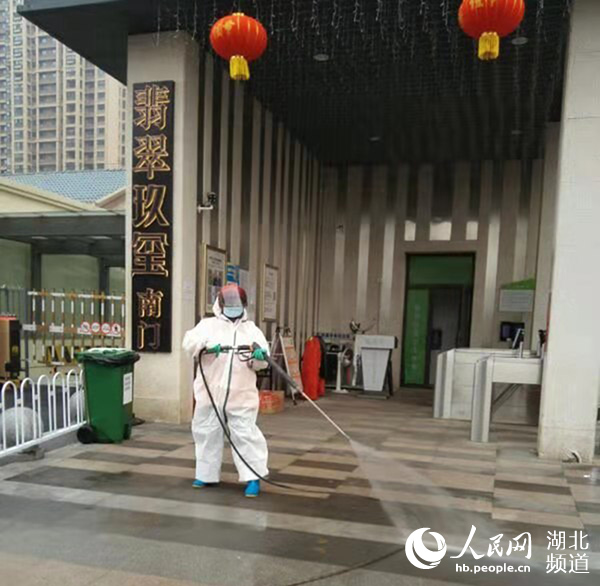 武汉全城开展消毒杀菌作业 日均消杀面积将达170余万㎡