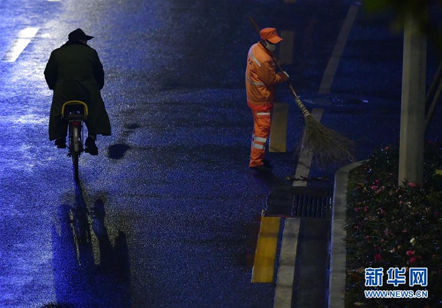 「新华网」非常“10+1”——武汉春节假期延长第一天扫描