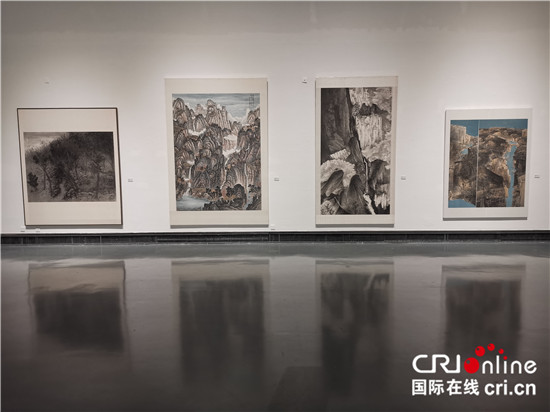“守望虞山·新时代常熟绘画作品展”在苏州美术馆开幕