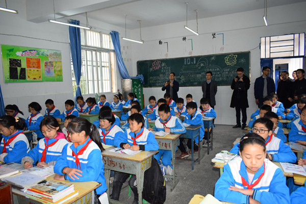 供稿（导航达州，移动端）浙江工业大学为万源市庙子乡留守儿童送爱心