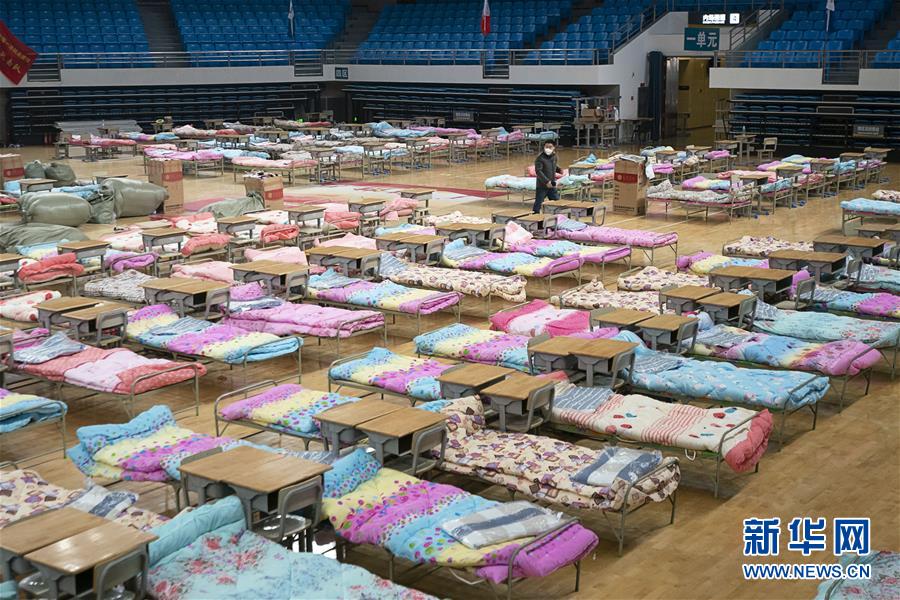 [新华网]武汉抢建“方舱医院”