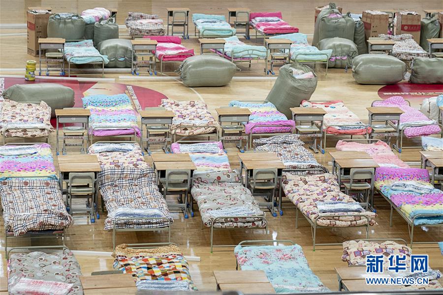 [新华网]武汉抢建“方舱医院”