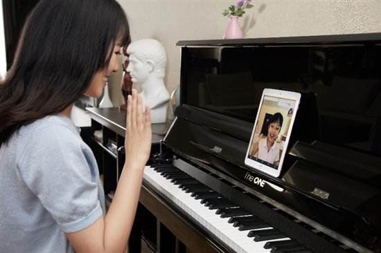 熊猫钢琴陪练：严选师资+双向全景视频，让陪练从“心”出发