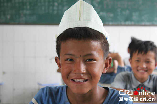 图片默认标题_fororder_学到知识，山里娃笑啦