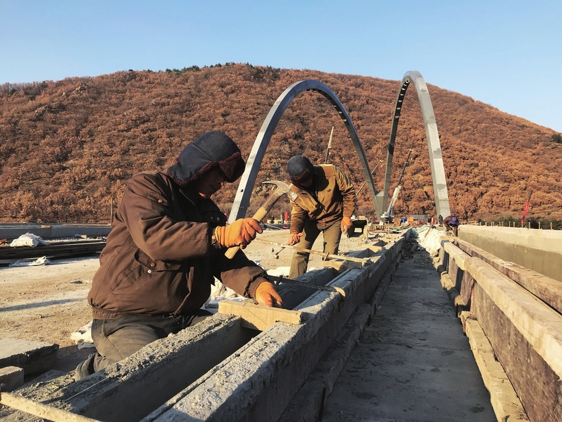 延吉市海兰湖大桥主体结构浇筑完成