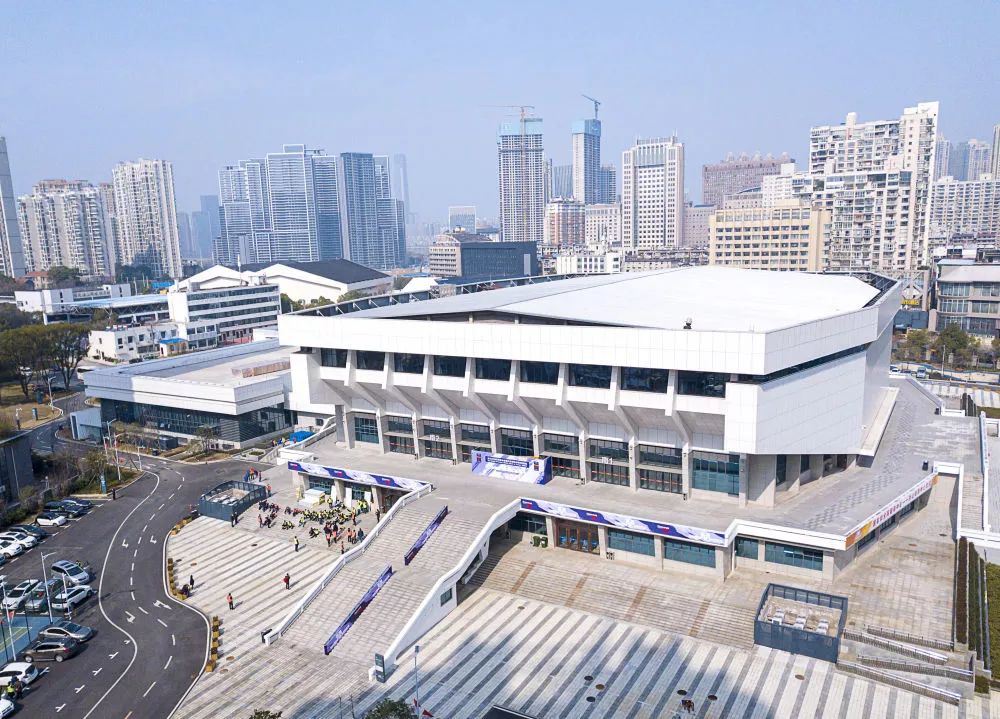 新华社■武汉“方舱医院”扩容至万余床位?，具有多种功能