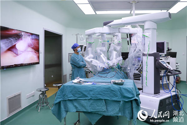 中西部地区儿科首台达芬奇机器人亮相武汉儿童医院
