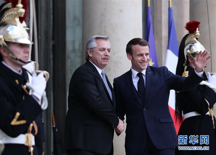 #新华网#法国总统马克龙会见阿根廷总统费尔南德斯
