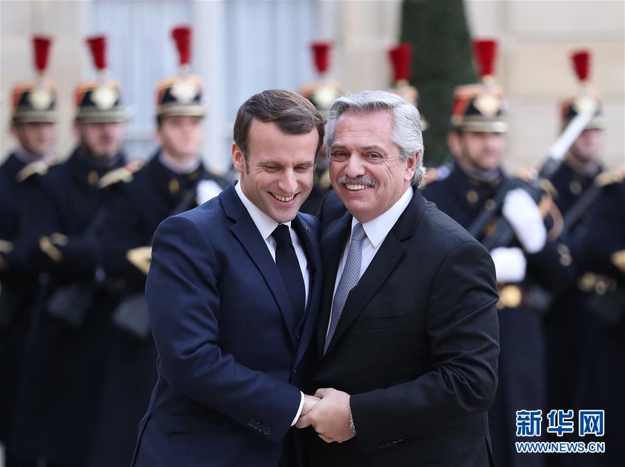 #新华网#法国总统马克龙会见阿根廷总统费尔南德斯