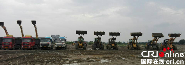 图片默认标题_fororder_集中开工现场。（摄影-杨建昆）