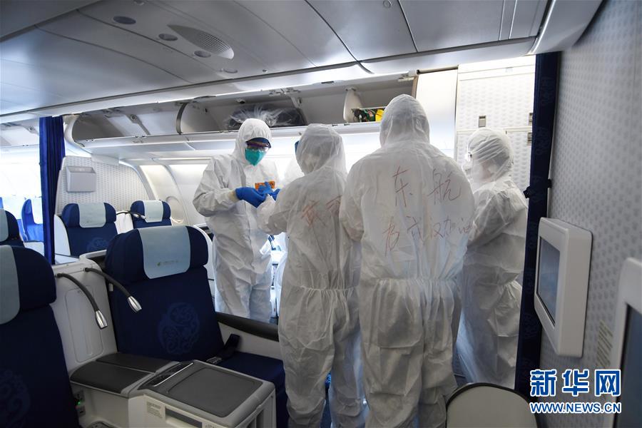 #新华网#中国政府包机从新加坡接回147名湖北籍旅客