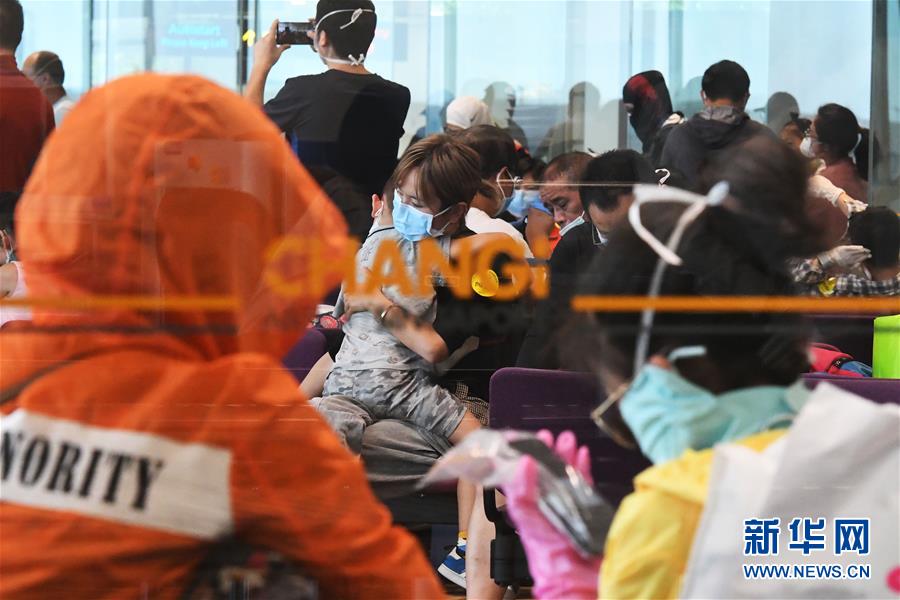 #新华网#中国政府包机从新加坡接回147名湖北籍旅客