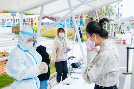 青岛西海岸城市生活节首秀—“中国综艺嘉年华闪光派对”重磅开园