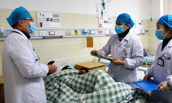 桂林荔浦市：5对医生夫妇奋战在疫情防控一线