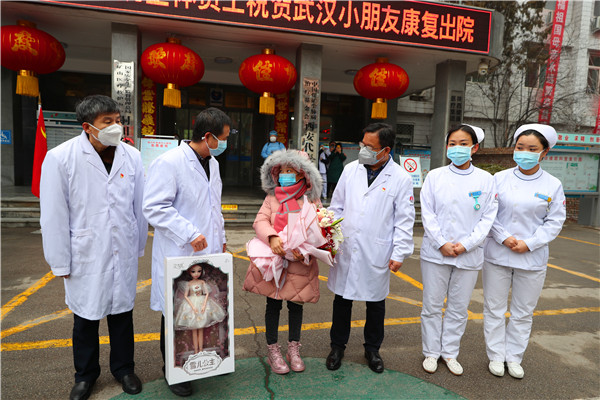 （加急）【战“疫”·黎明】陕西铜川9岁新型冠状病毒肺炎患者治愈出院