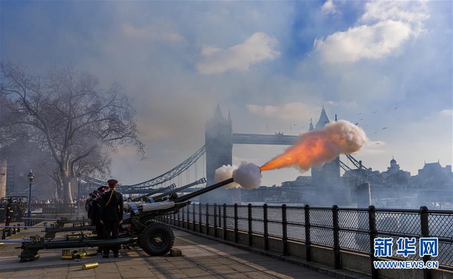 #新华网#英国庆祝女王登基68周年