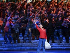 致敬伟大征程的人民史诗——庆祝改革开放40周年文艺晚会侧记