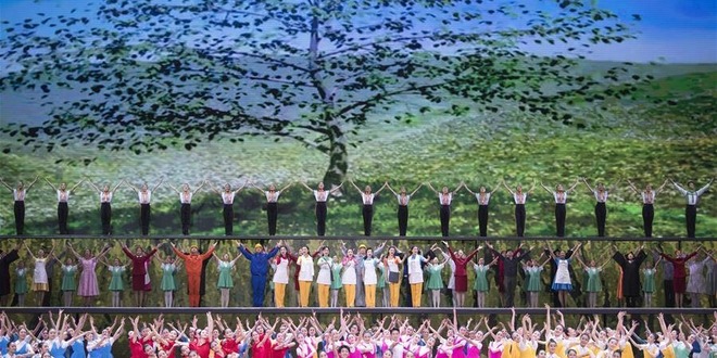 庆祝改革开放40周年文艺晚会侧记_fororder_CqgNOlwWbGSAF0QXAAAAAAAAAAA171.899x605