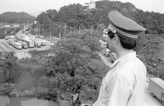 跨过深圳河——三位香港跨境货车司机的口岸故事