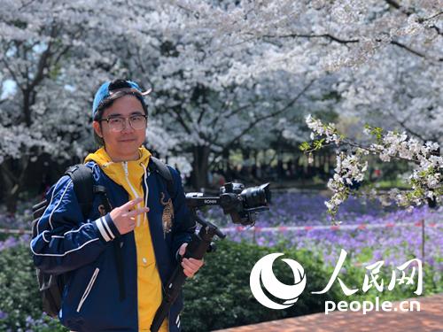 【人民网】武汉日记：“武汉，要有光！”