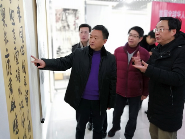 图片默认标题_fororder_参观展览--(摄影-王春艳)