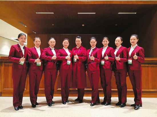 （焦点图，导航成都，移动端轮播图）9名川妹子国博讲解“改革开放40年”